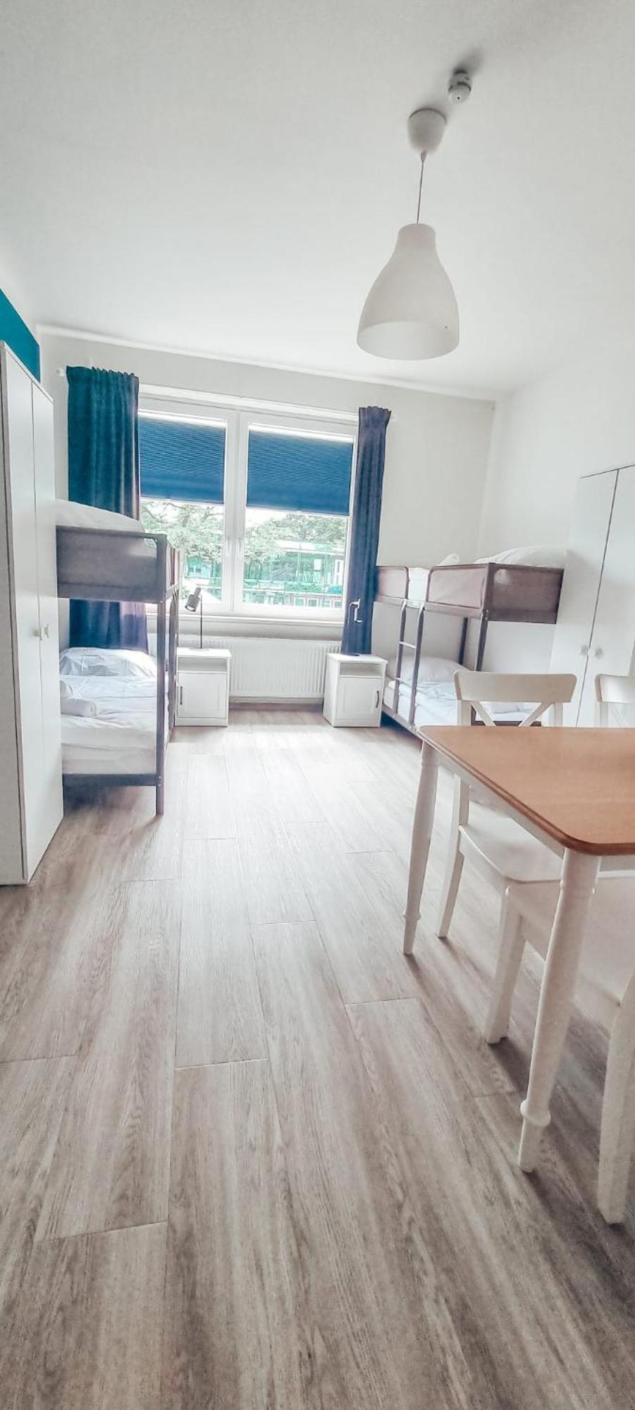 Sechsbettzimmer "Blau" In Zentraler Lage Bremen Exterior photo